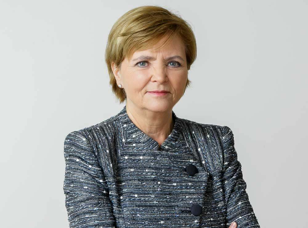 Dr. Viola Britsch Dr. Viola Britsch